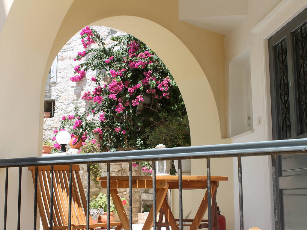 Ethrion Otel Ermoupoli Oda fotoğraf